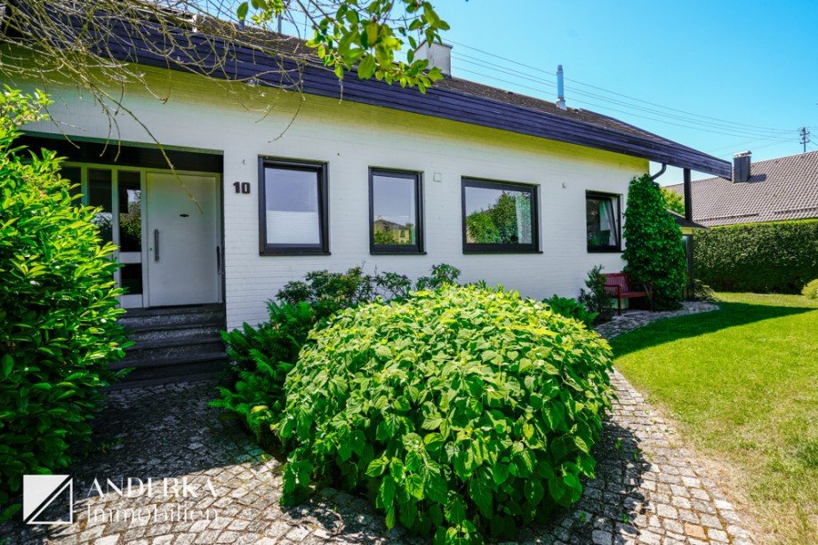 Hausansicht vorne Einfamilienhaus Ursberg / Oberrohr