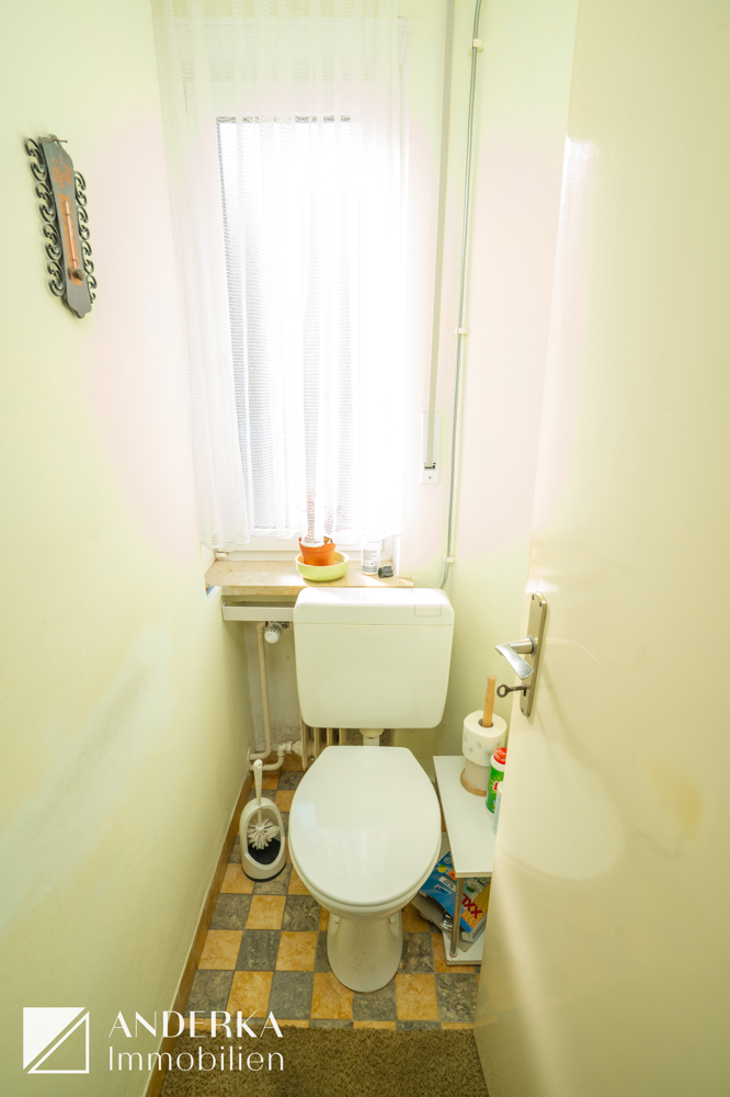 WE 1 - WC Mehrfamilienhaus Burgau