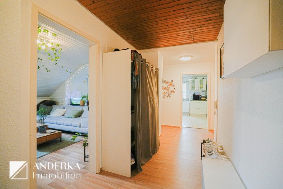 Diele Dachgeschosswohnung Bibertal / B�hl