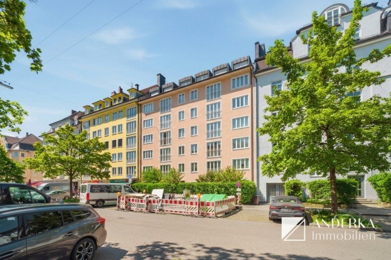 Hausansicht M�nchen Etagenwohnung SOFORT BEZIEHBAR: Gepflegte 2-Zimmer-Wohnung mit Tageslichtbad nahe Rotkreuzplatz!