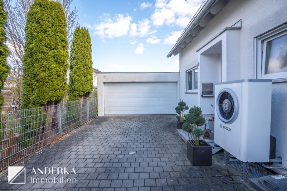 Einfahrt/Garage Doppelhaush�lfte G�nzburg