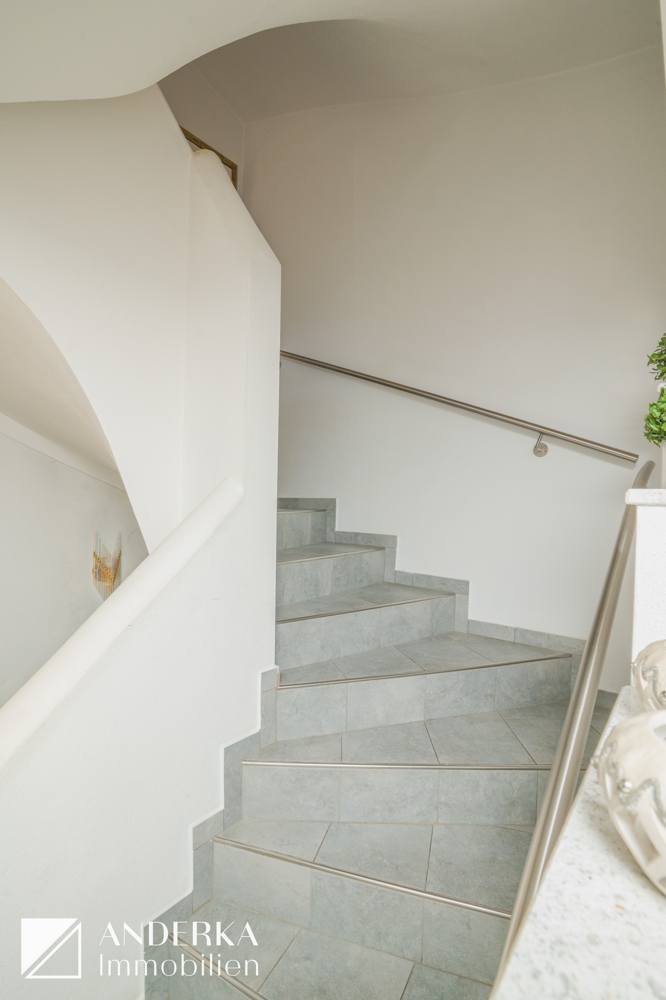 Treppe Doppelhaush�lfte G�nzburg