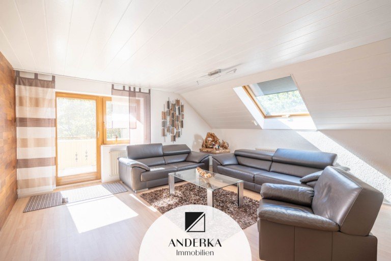  Bibertal / Kissendorf Dachgeschosswohnung 117 m� im Dachgeschoss - 2 Schlafzimmer, Wohnk�che, Balkon & PV-Anlage