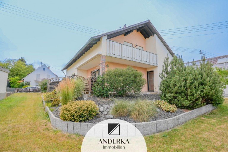  Ichenhausen / Oxenbronn Einfamilienhaus Charmant, gem�tlich, vollerM�glichkeiten. Einfamilienhaus inIchenhausen / Oxenbronn zu verkaufen!