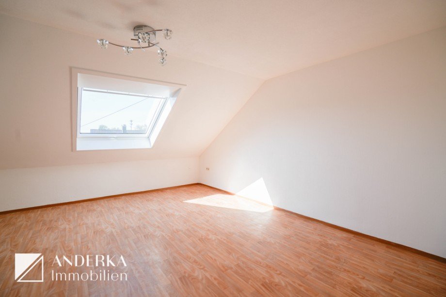 Wohnzimmer Dachgeschosswohnung G�nzburg