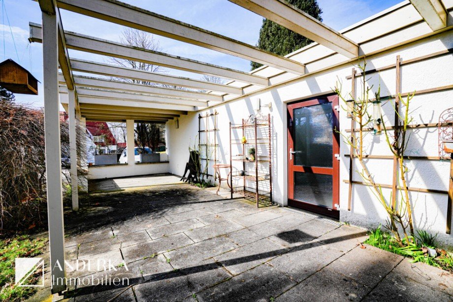 Pergola und �berdachte Terrasse Bungalow Offingen