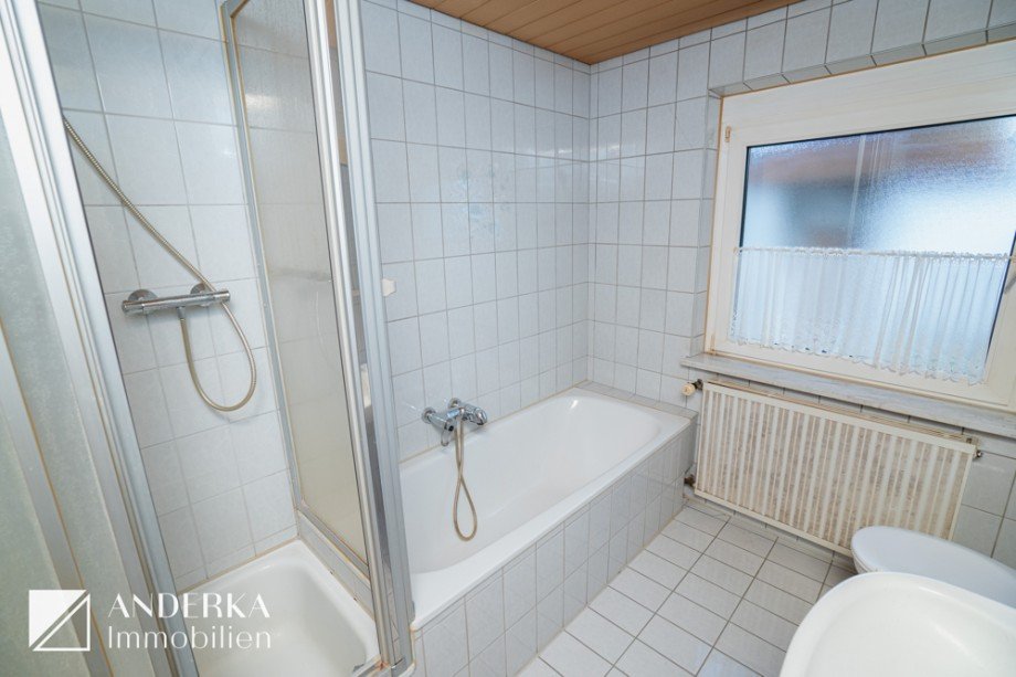 Tageslichtbadezimmer Doppelhaush�lfte G�nzburg