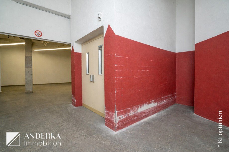 Aufzug mit Ladefl�che Halle / Lager / Produktion G�nzburg