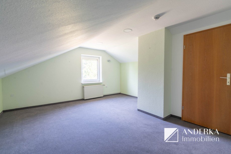 Zimmer 1 im DG Einfamilienhaus Ichenhausen