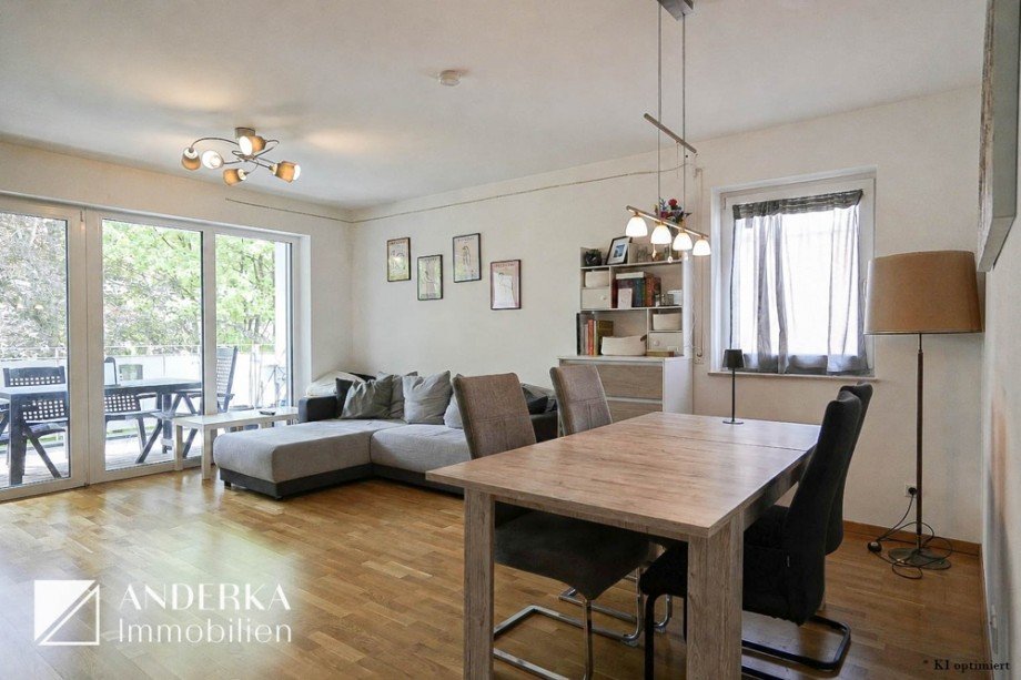 Wohn-/Esszimmer Etagenwohnung G�nzburg