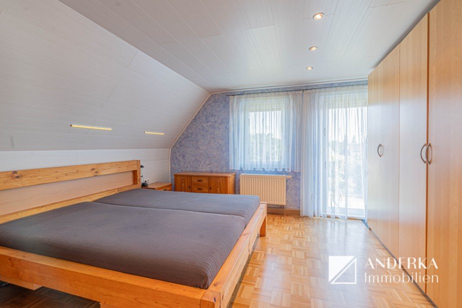 Schlafzimmer Dachgeschosswohnung G�nzburg / Riedhausen