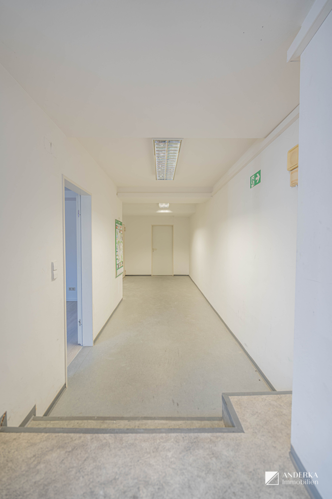 Flur im UG Einzelhandelsladen G�nzburg