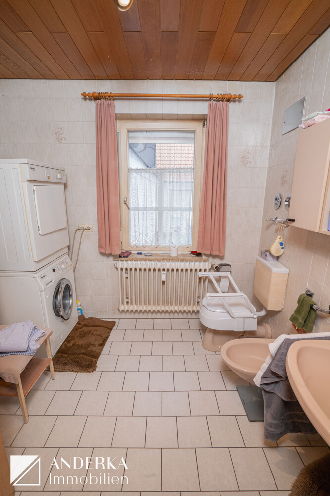 WE 2 Badezimmer Zweifamilienhaus Ichenhausen