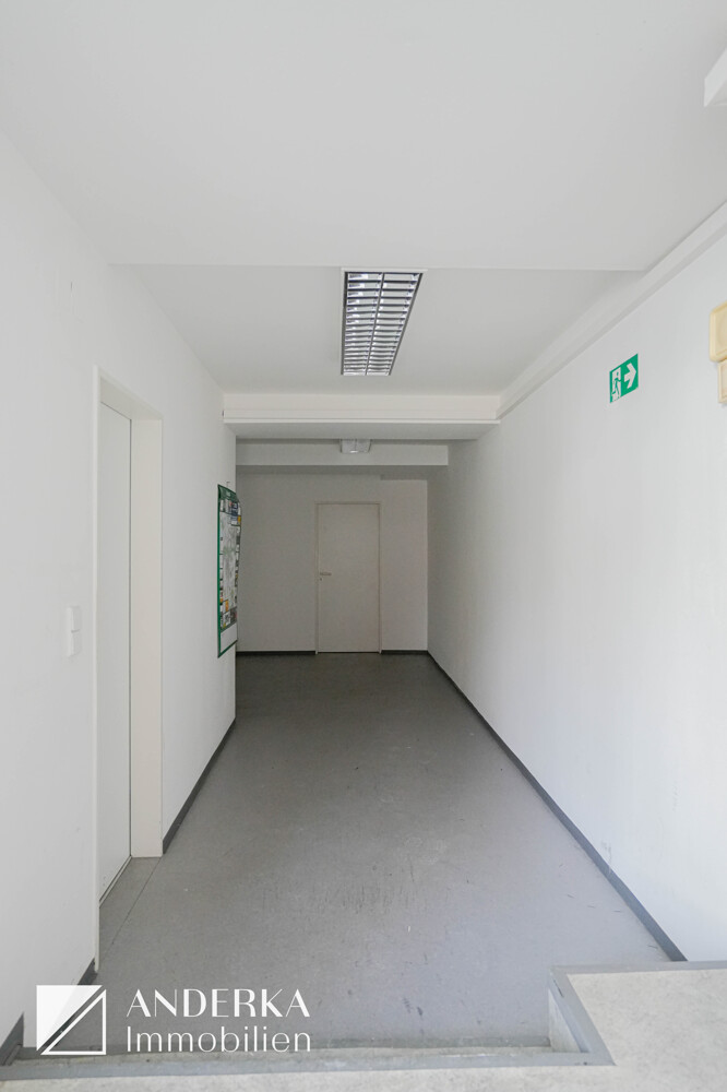 Flur im UG Einzelhandelsladen G�nzburg