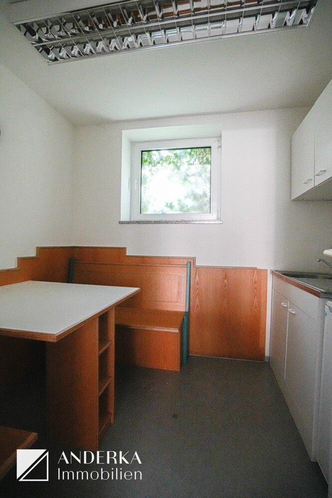 Personalk�che im UG Einzelhandelsladen G�nzburg