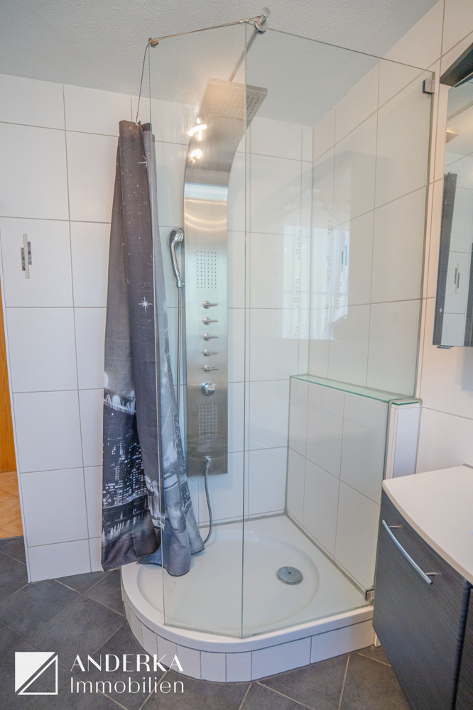 ger�umige Dusche Erdgeschosswohnung Ichenhausen