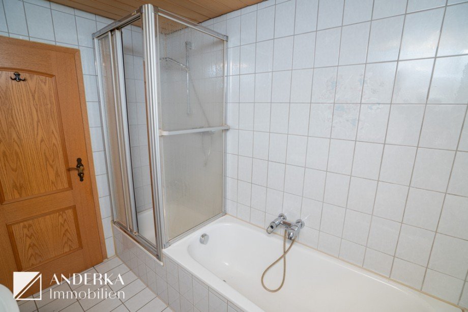 Tageslichtbadezimmer Doppelhaush�lfte G�nzburg
