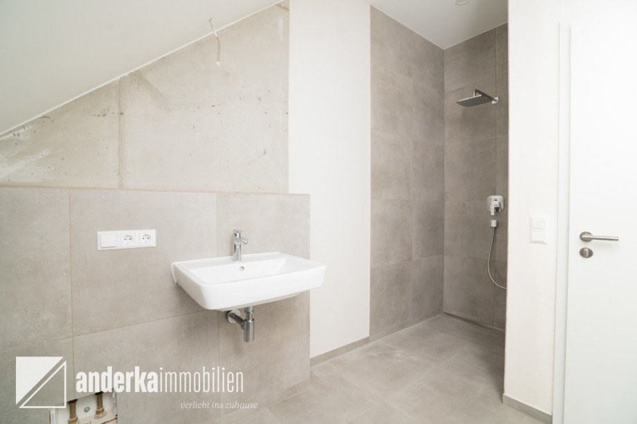 Badezimmer Dachgeschosswohnung Ichenhausen
