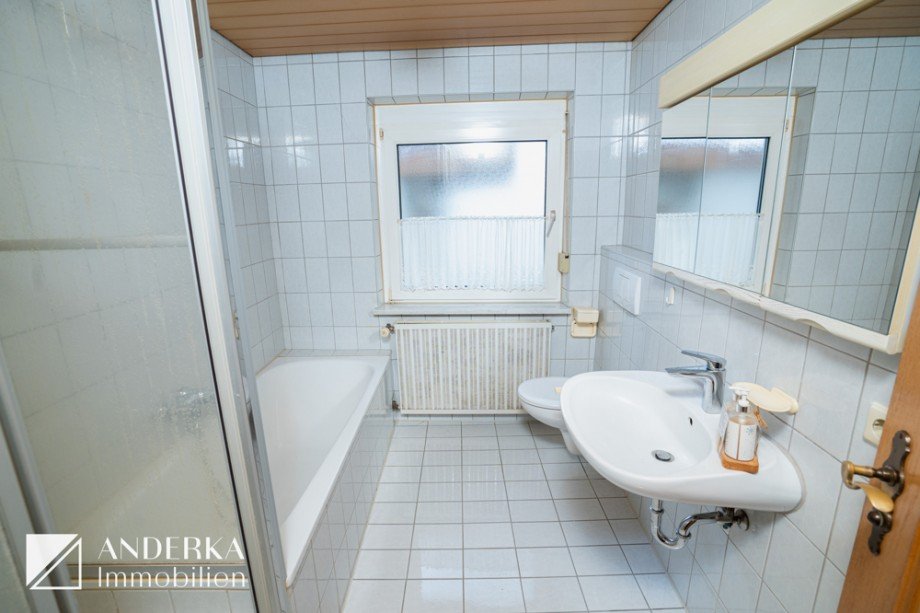 Tageslichtbadezimmer Doppelhaush�lfte G�nzburg